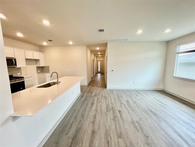 Building Photo - 2413 Sisterdale Ln