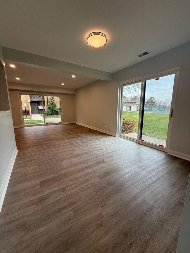 Building Photo - 1173 S Forums Ct