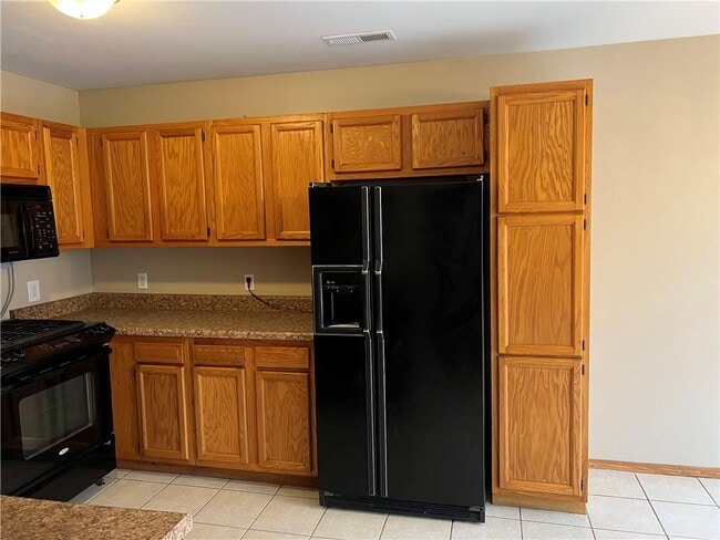 Building Photo - 2408 Chanel St