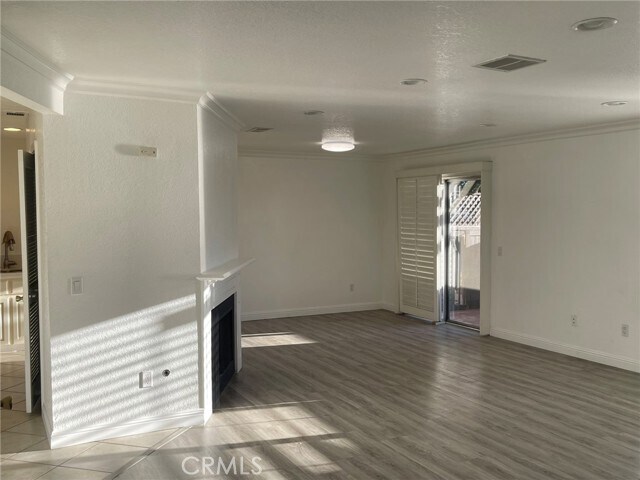 Building Photo - 1830 N Vineyard Ave