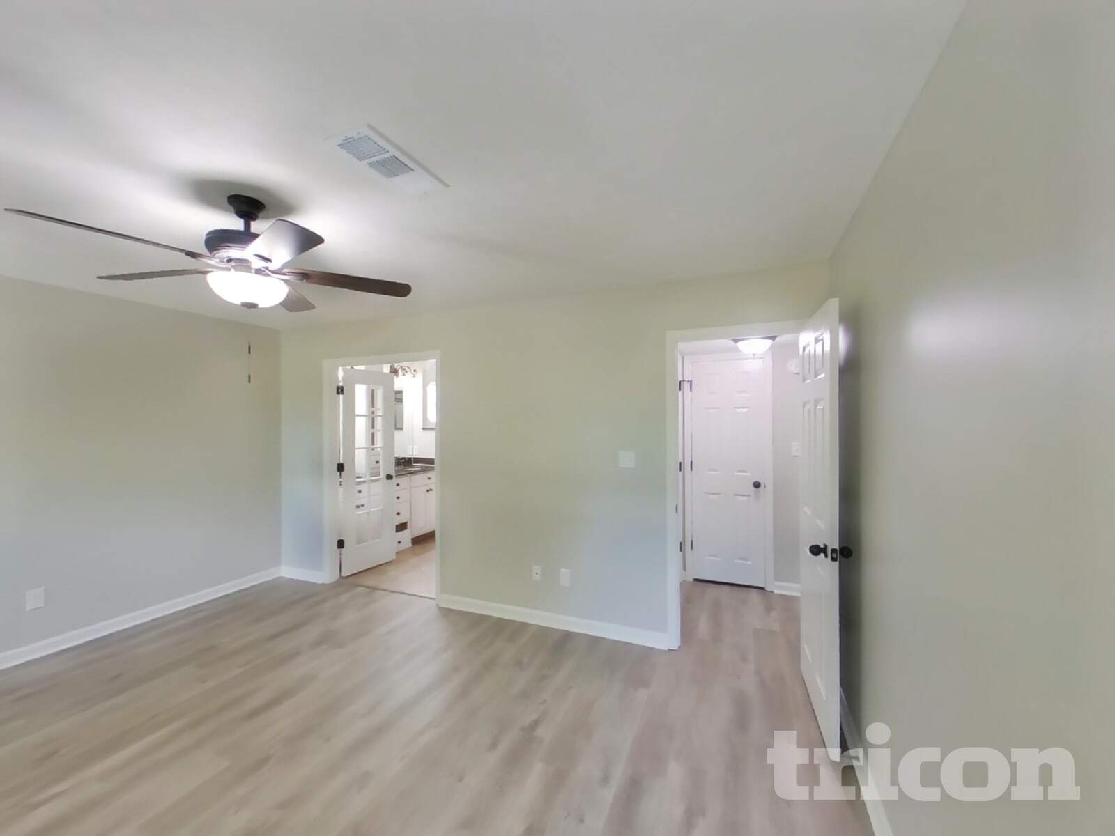 Building Photo - 2701 Riverbend Dr