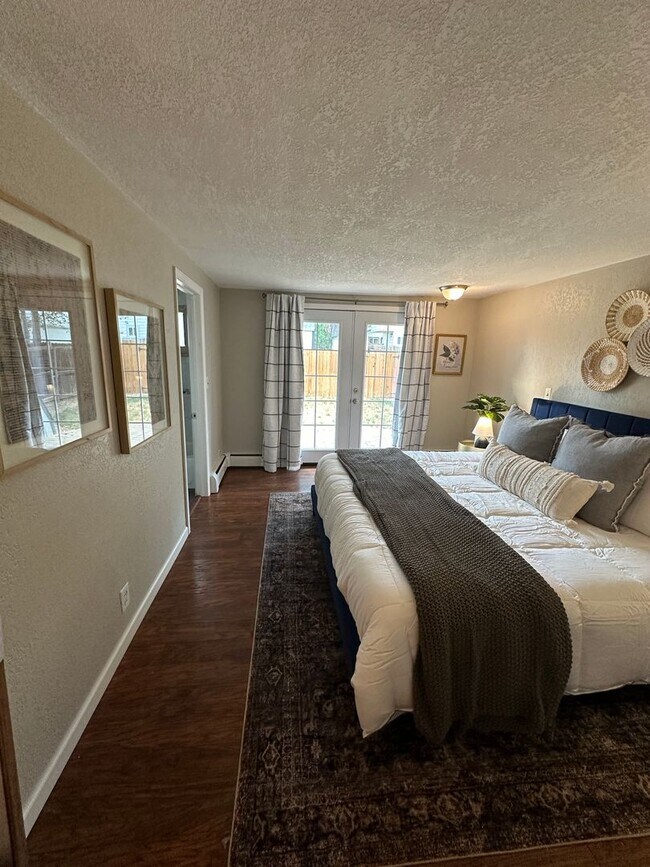 Building Photo - 2807 Benton St.