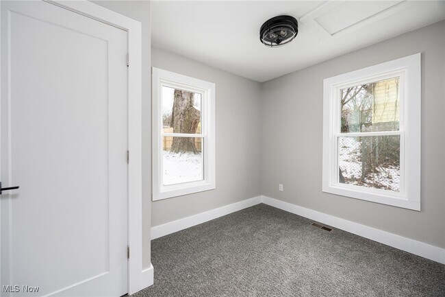 Building Photo - 3101 Wagoner St