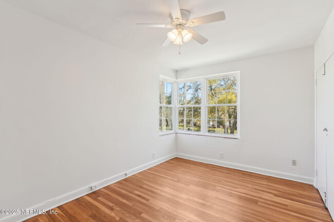 Building Photo - 1815 Largo Rd