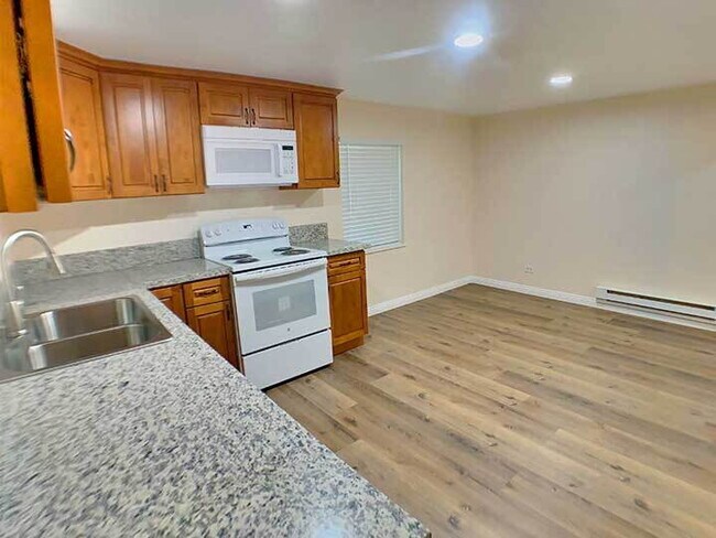 Building Photo - 2 bed, 1 bath home near downtown Placerville