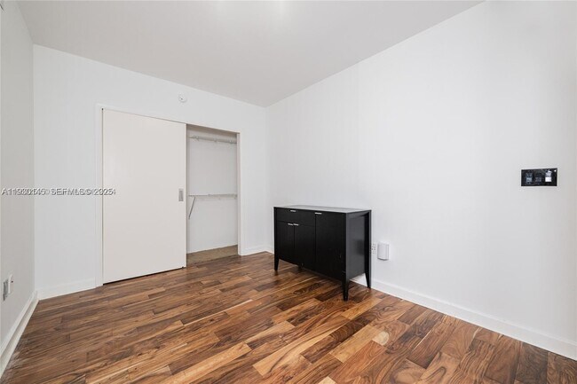 Building Photo - 1830 S Ocean Dr