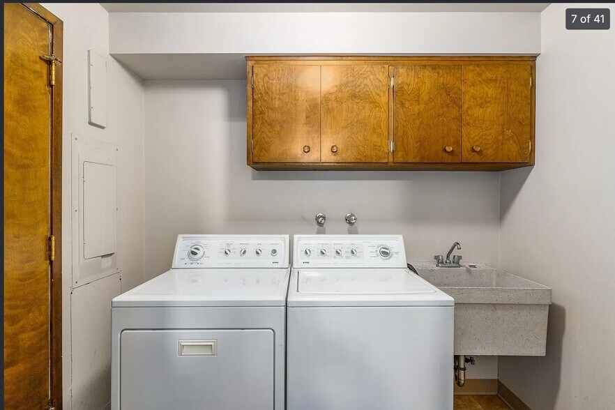 Building Photo - 606 E 35th Ave