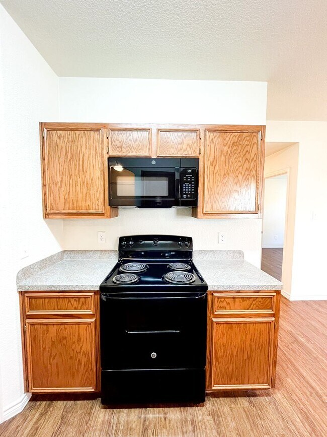 Building Photo - 1519 Justin Lp