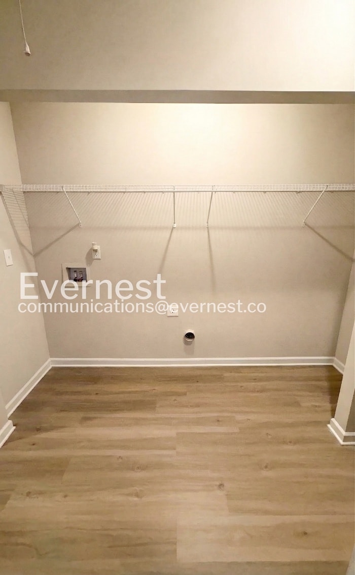 Building Photo - 105 Culver St