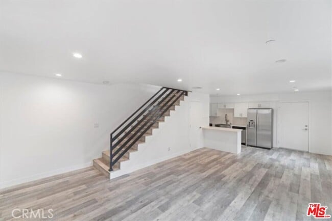 Building Photo - 5643 Willowcrest Ave