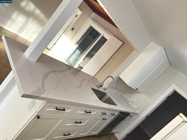 Building Photo - 520 Dawkins Dr