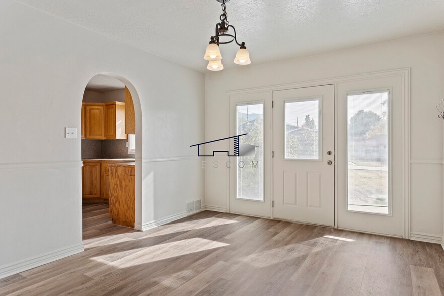 Building Photo - 352 Harrison Blvd