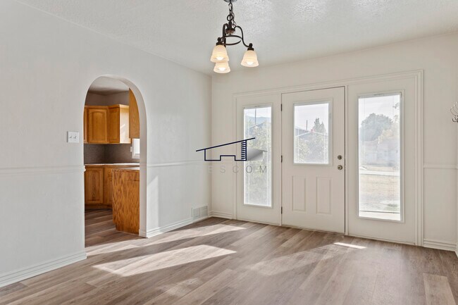 Building Photo - 352 Harrison Blvd