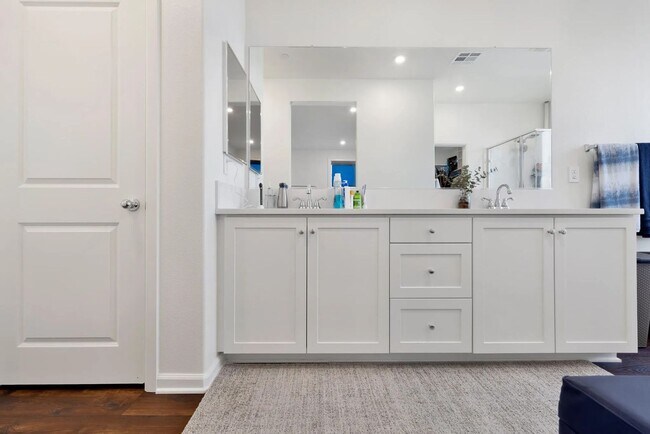 Building Photo - Eco-Friendly 3BR Home in Palmdale