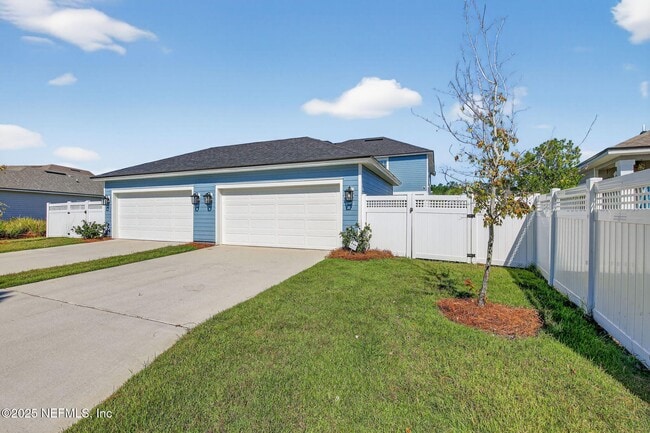 Building Photo - 244 Daydream Ave