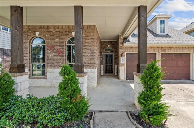 Building Photo - 18339 Red Oak Manor Ln