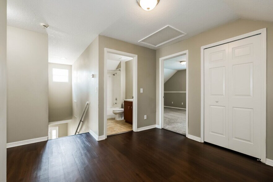 Building Photo - 3002 Summer Cruise Dr