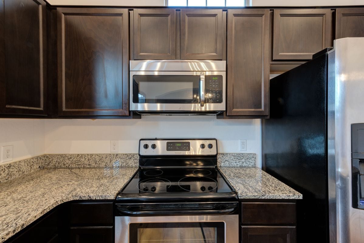 Building Photo - 1367 S Country Club Dr