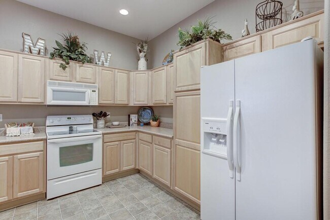 Building Photo - 8074 W Beck Ln