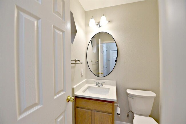 Building Photo - 610 Sparkling Brook Ln
