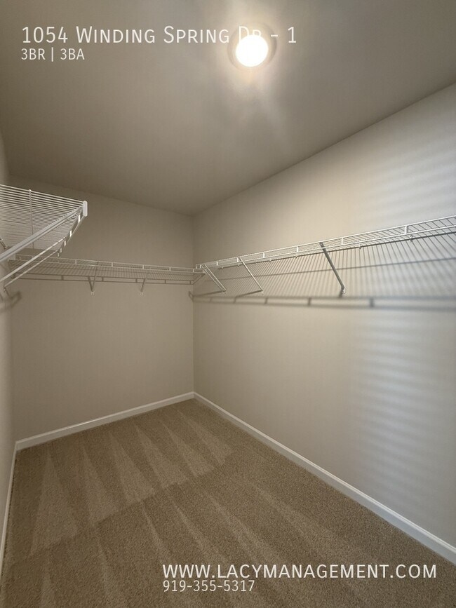 Building Photo - 1054 Winding Spg Dr