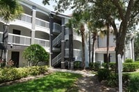 Building Photo - 2-bedroom, 2-bathroom Condo in gated commu...