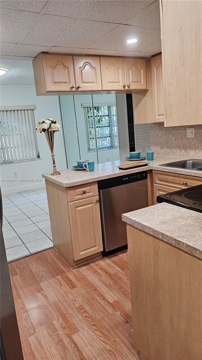 Building Photo - 10641 SW 108th Ave