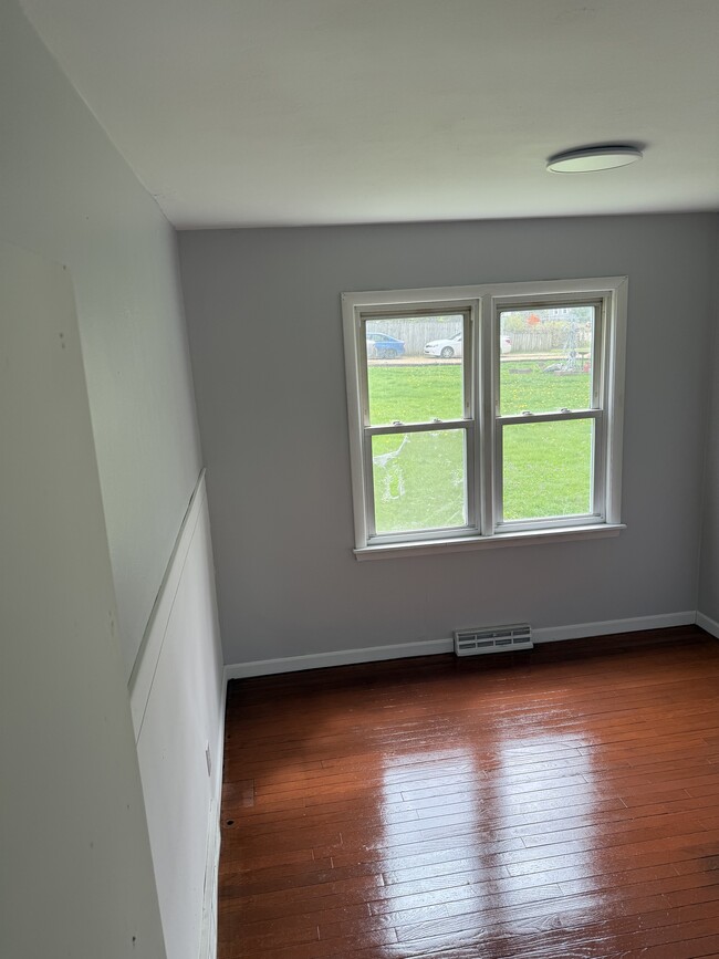 Building Photo - 4425 Kennett Ave