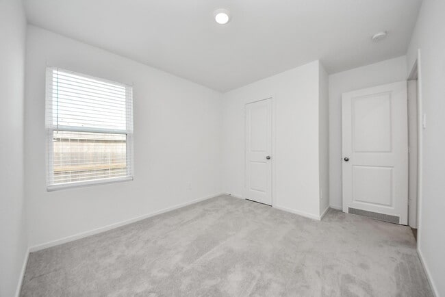 Building Photo - 248 Hazy Pnes Ln