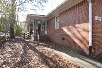 Building Photo - Two bed/one bath brick duplex with yard sp...