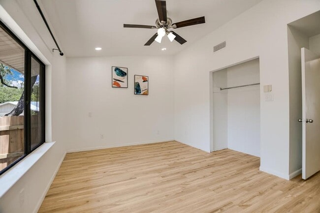 Building Photo - 5100 Fort Mason Dr