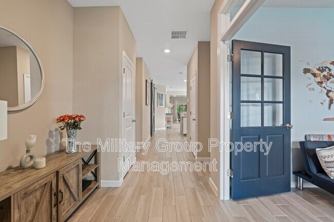 Building Photo - 383 St Vincent Dr