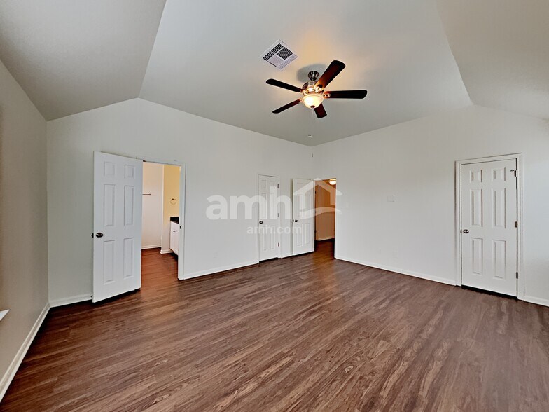 Building Photo - 6550 Garden Trail Ct
