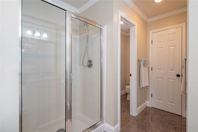 Building Photo - 1504 Belfaire Lake Tr