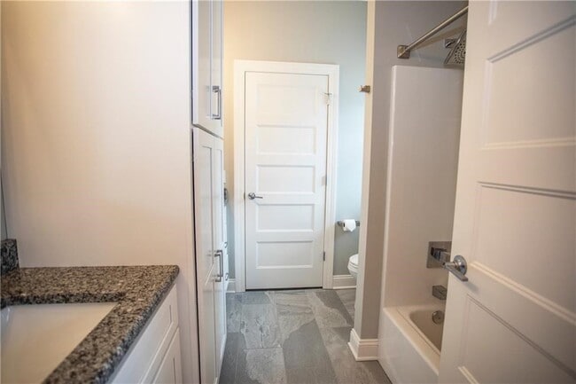 Building Photo - 4326 Stone Creek Dr