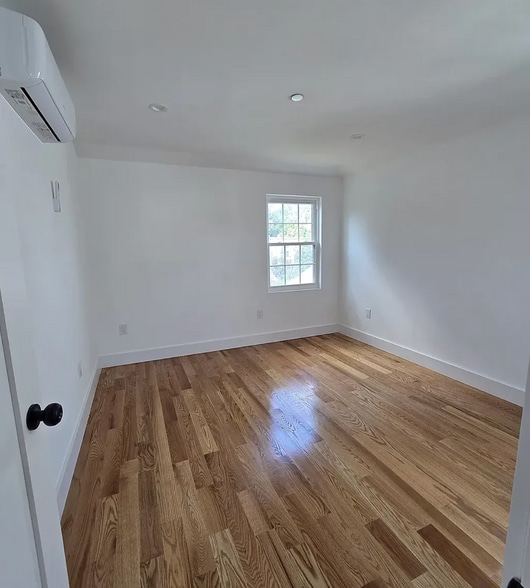 Building Photo - 119 Rochelle St