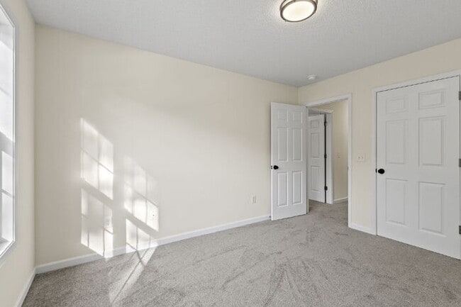 Building Photo - 3BR/2BA Home with Deck & Storage Shed in P...