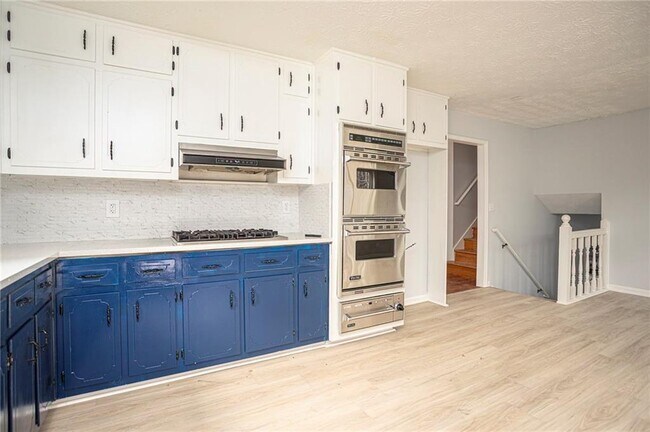Building Photo - 1106 Oak Rd SW