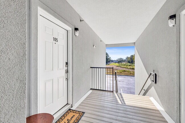 Building Photo - TDY & Cruisers Welcome!