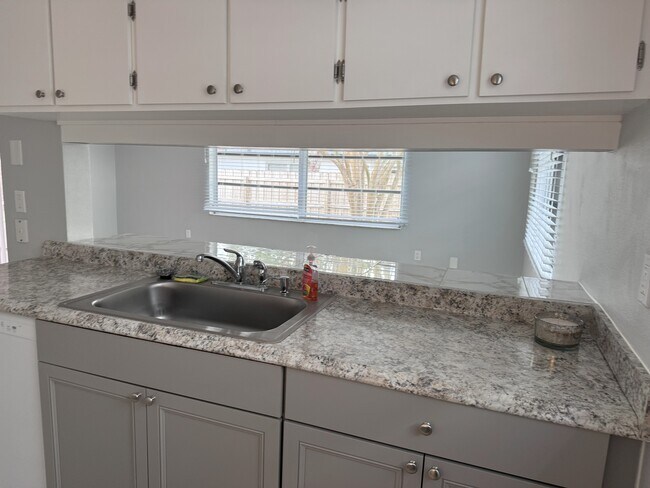 Building Photo - 5714 Chipper Dr