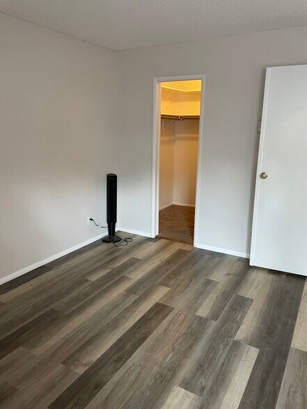 Bed Room & Closet - 333 W Leroux St