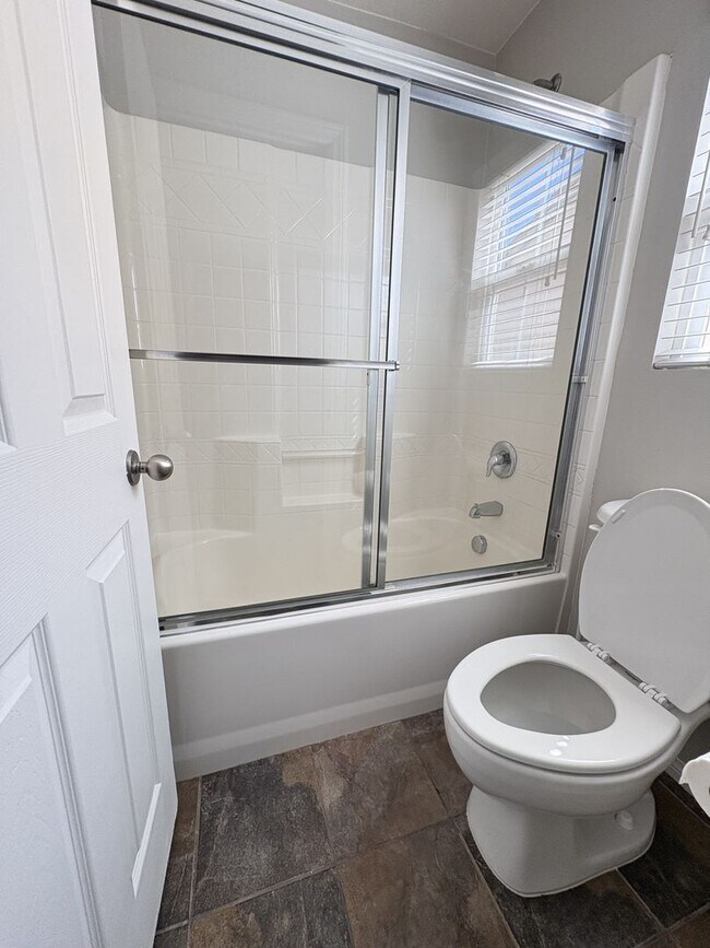 Building Photo - 4 Bed 3 Bath Home for Rent in Murrieta