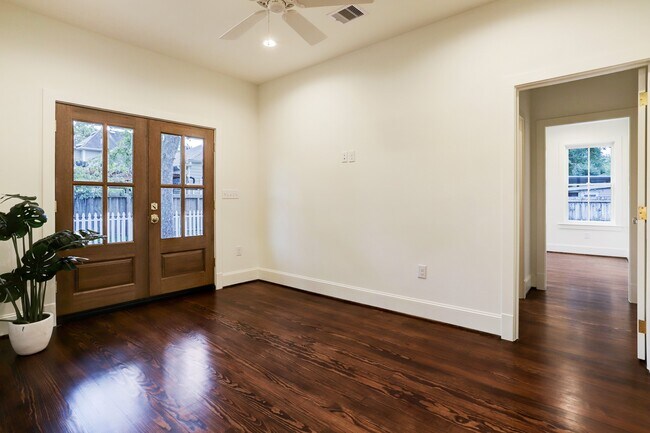 Building Photo - 138 Lakeview Dr