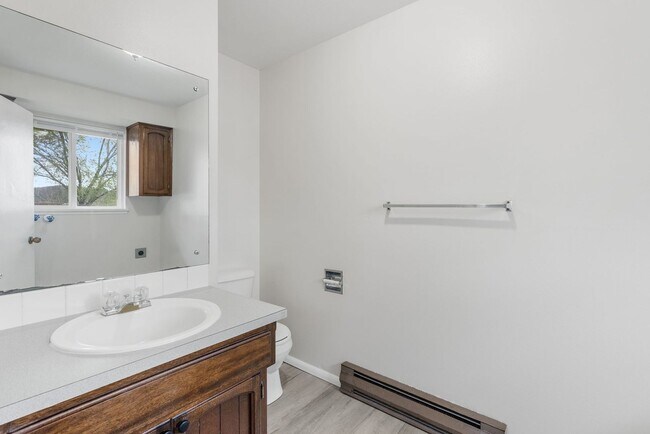 Building Photo - 7506 E Sinto Ave