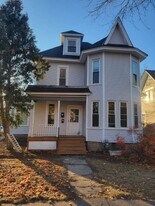 Building Photo - 1041 12th Ave SE