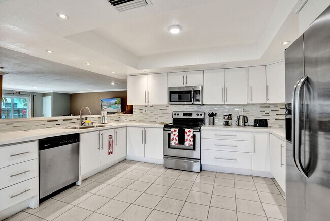 Building Photo - 5415 Harrison St