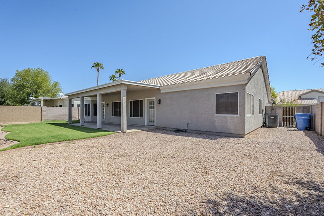 Building Photo - 760 N Swan Dr