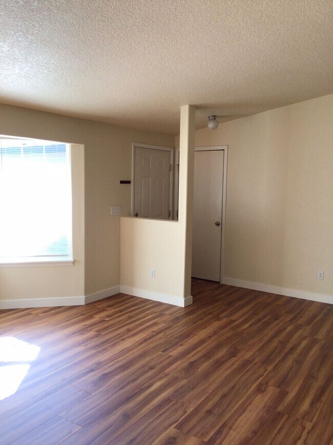 Building Photo - 3BD Ranch Style Home in Fircrest Neighborhood