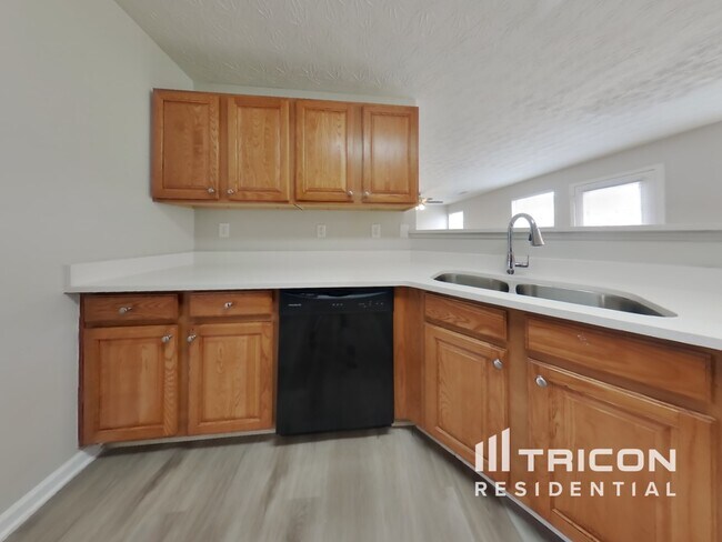 Building Photo - 1005 Ulster Ct