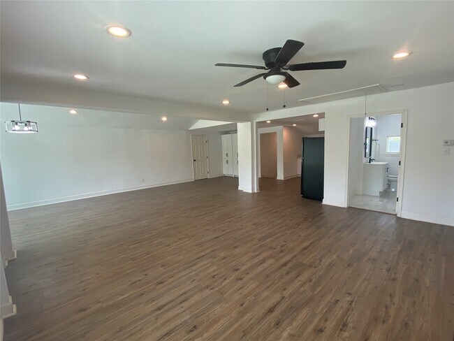 Building Photo - 4963 Culmore Dr